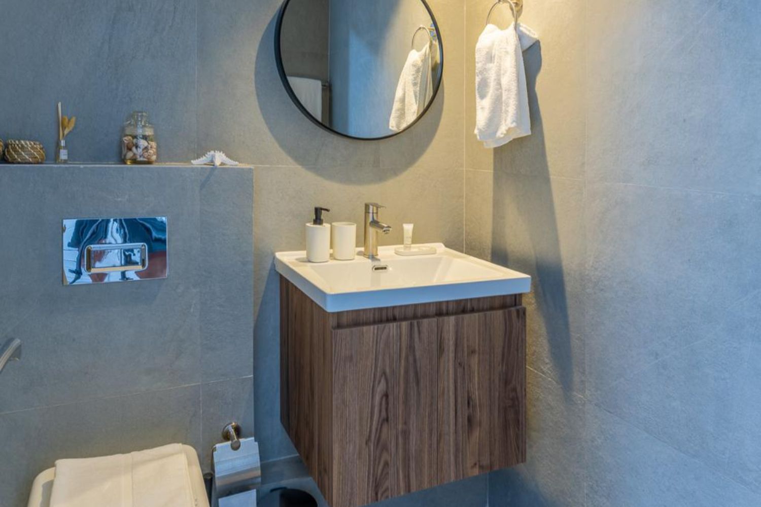  Apartment in Goldcrest Views 2