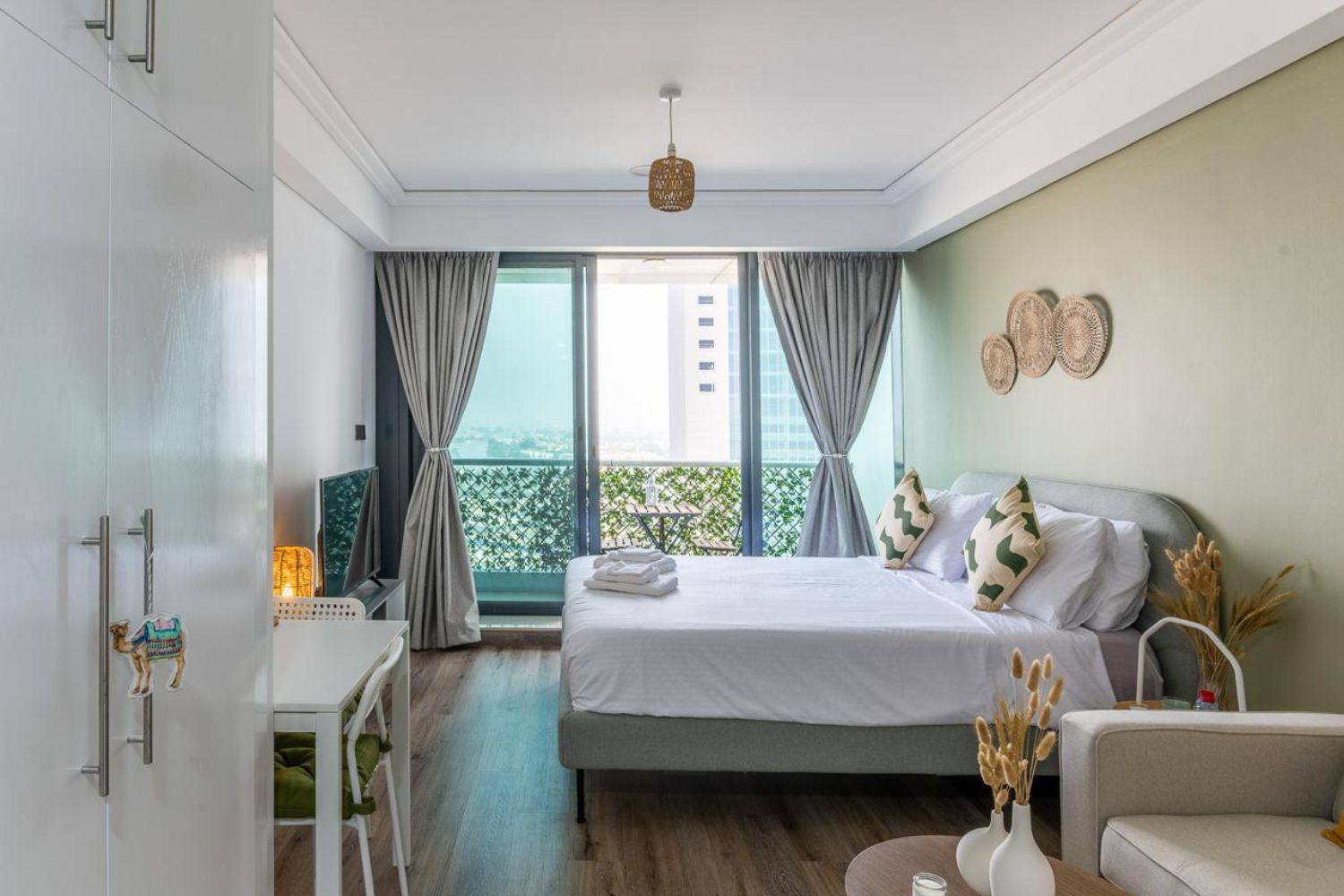  Apartment in Goldcrest Views 2