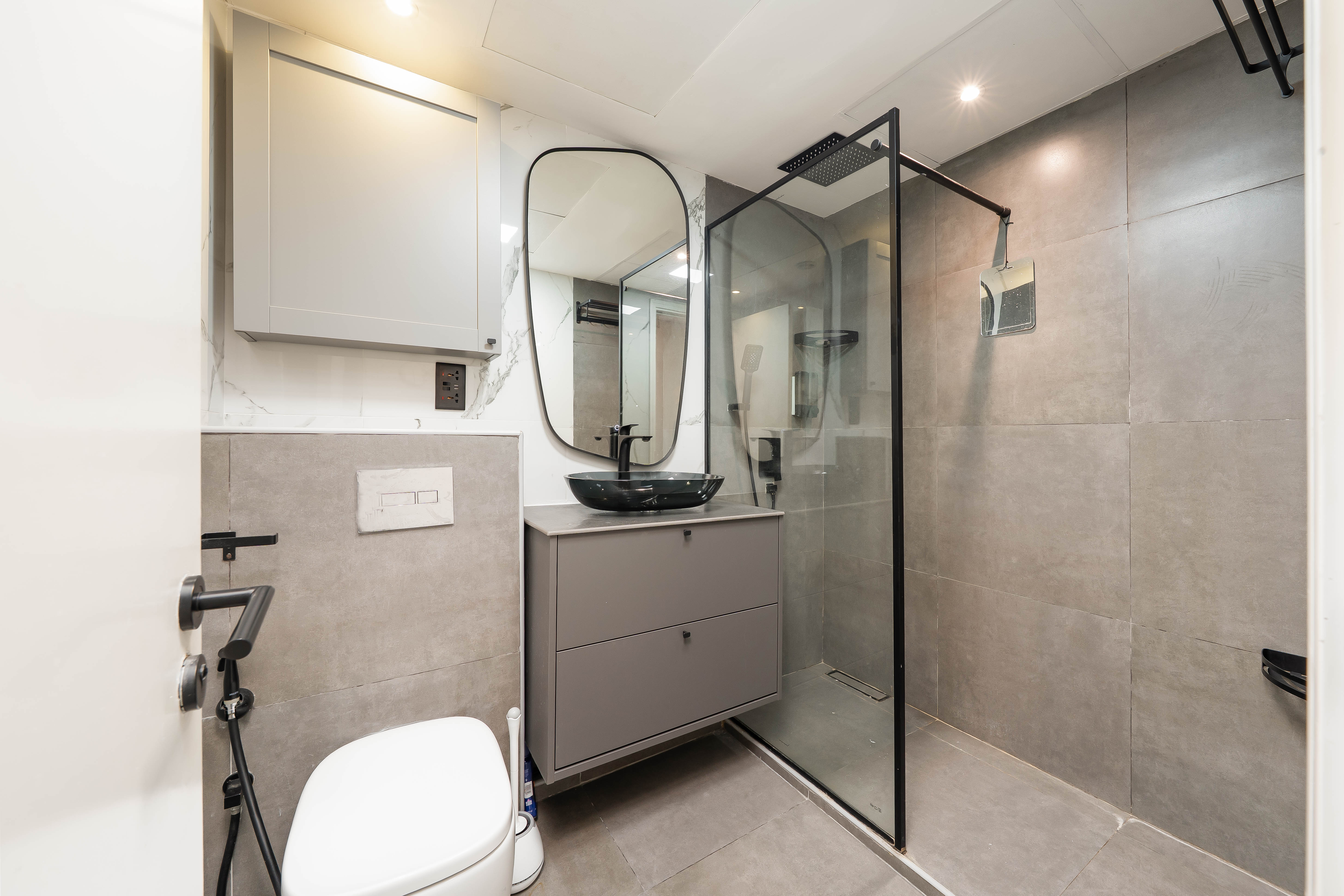 3 Bedrooms Apartment in Goldcrest Views 2