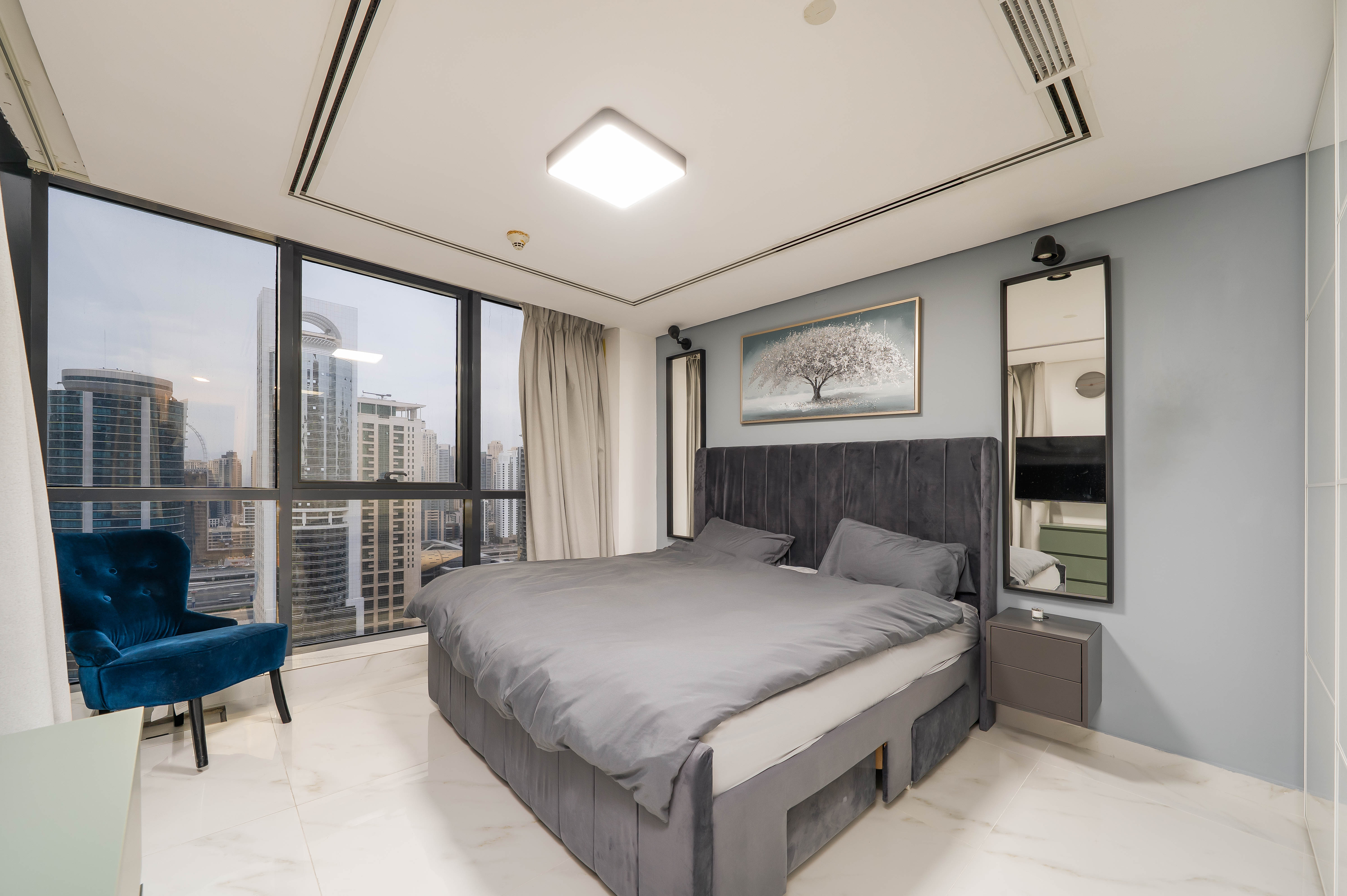 3 Bedrooms Apartment in Goldcrest Views 2