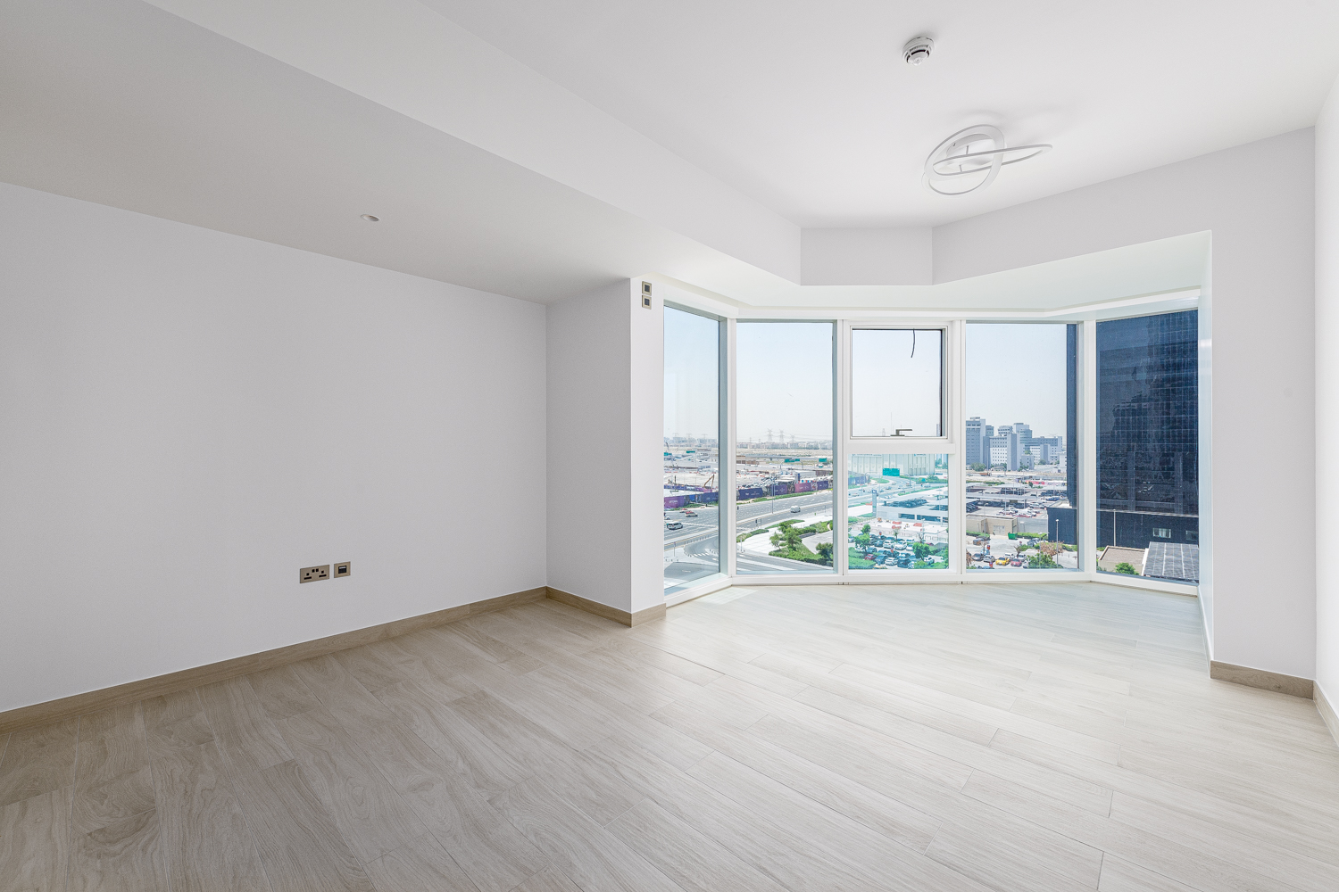 1 Bedroom Apartment in Me Do Re Tower