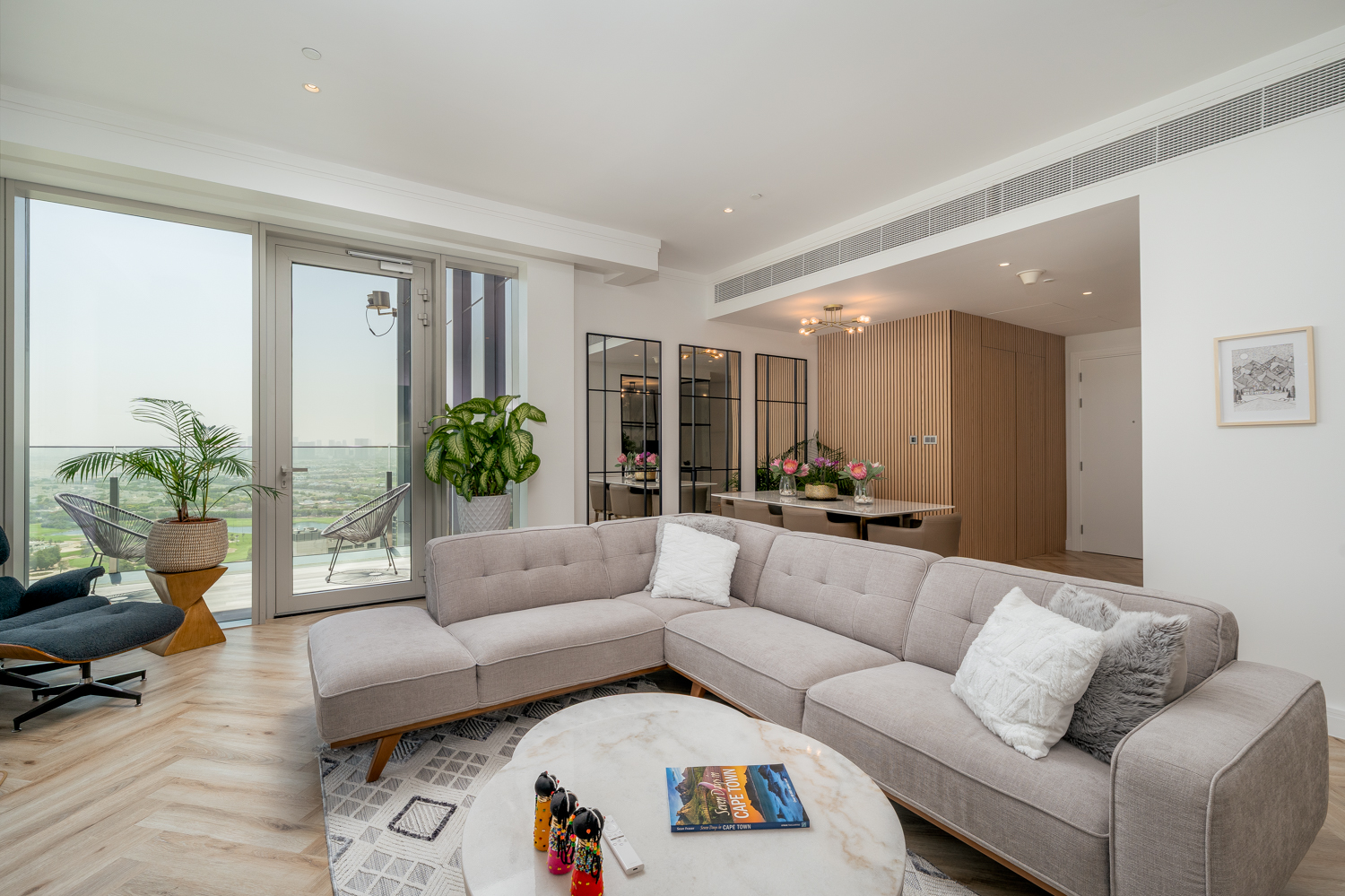 3 Bedrooms Apartment in The Residences JLT