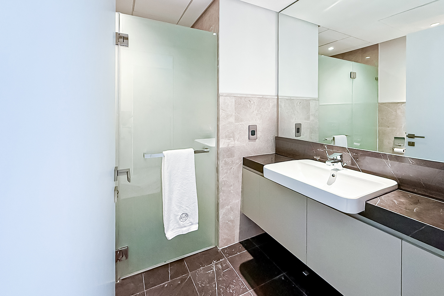 3 Bedrooms Apartment in The Residences JLT