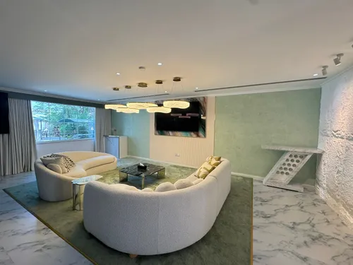 Lake View | Upgraded | Landscaped Garden