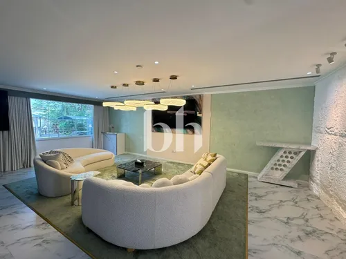 Lake View | Upgraded | Landscaped Garden