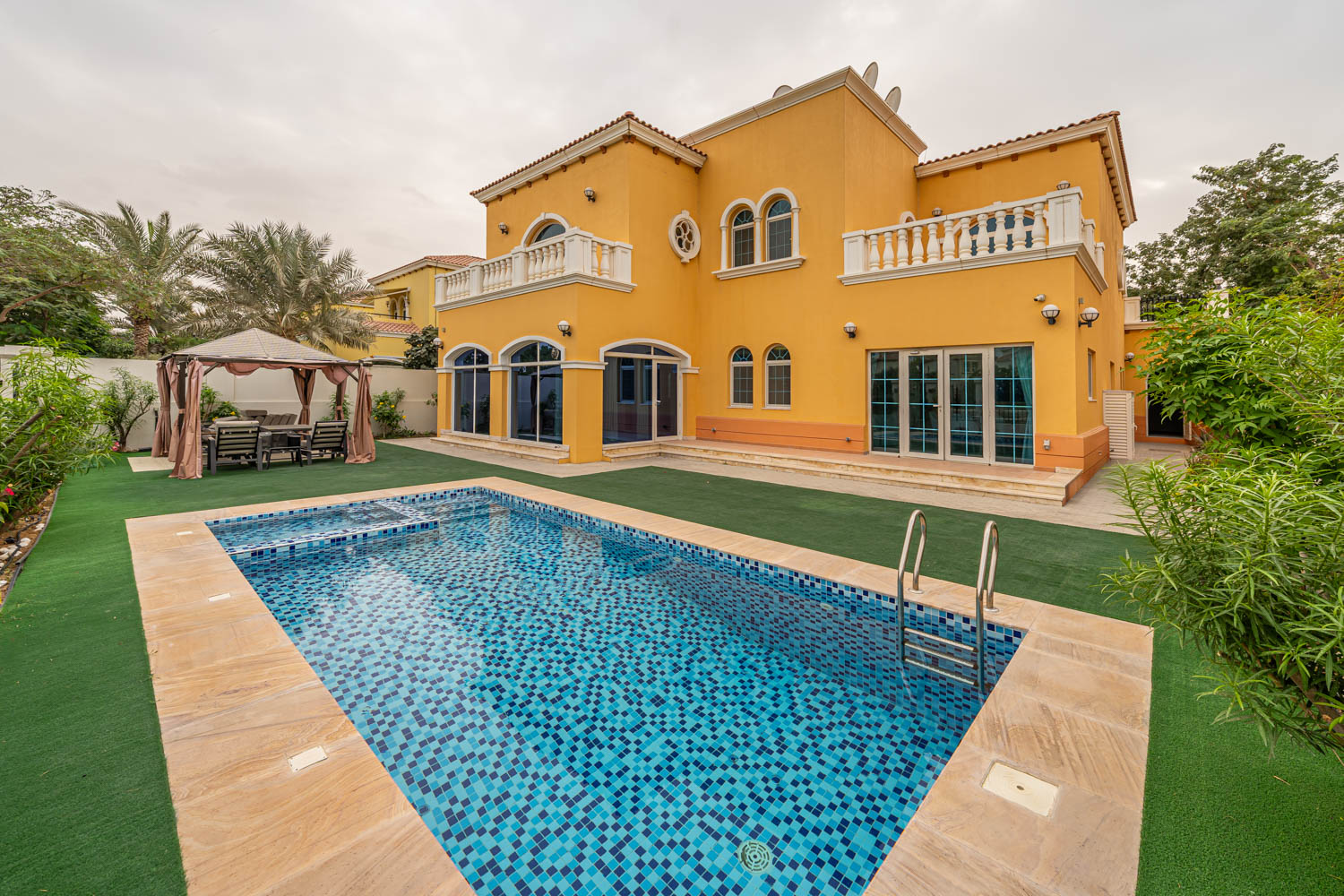 5 Bedrooms Villa in Jumeirah Park Homes