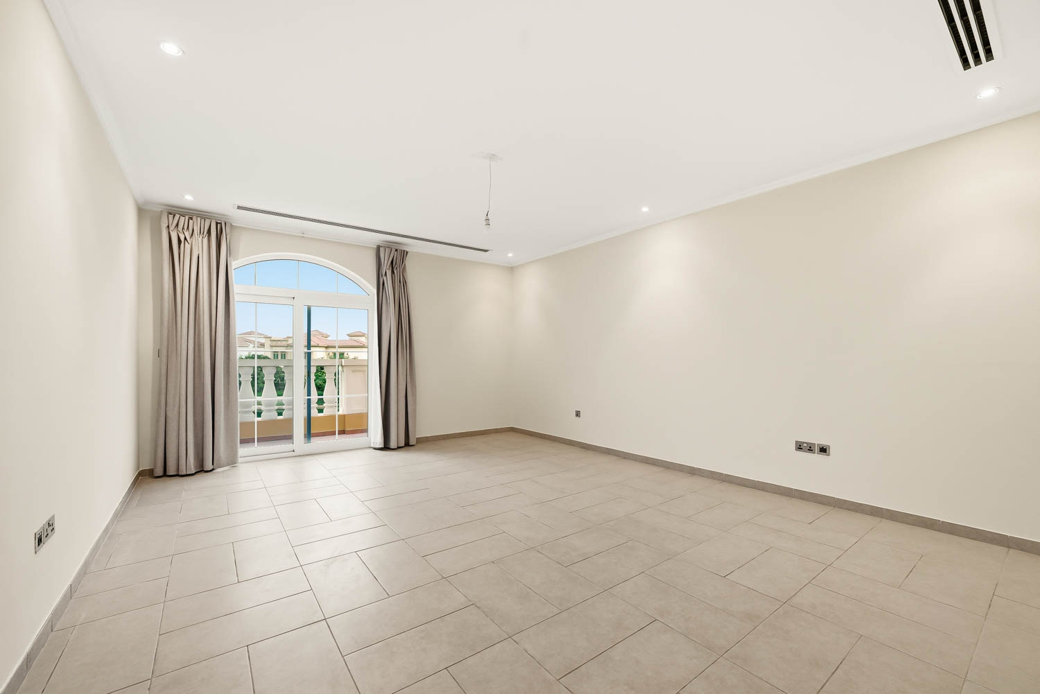 5 Bedrooms Villa in Jumeirah Park Homes