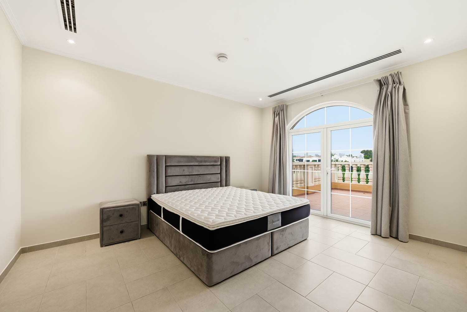 5 Bedrooms Villa in Jumeirah Park Homes