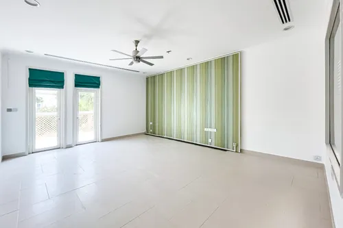 5 Bedrooms Villa in Jumeirah Park Homes