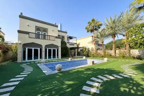5 Bedrooms Villa in Jumeirah Park Homes