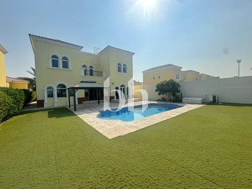 Private pool | Great location | Large Plot