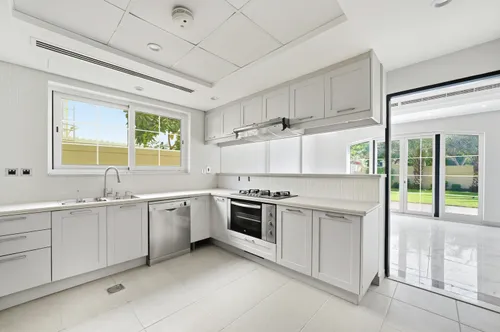 3 Bedrooms Villa in Jumeirah Park Homes