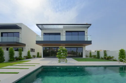 Lake view | Brand New | Luxury living