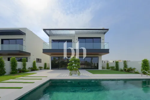 Lake view | Brand New | Luxury living