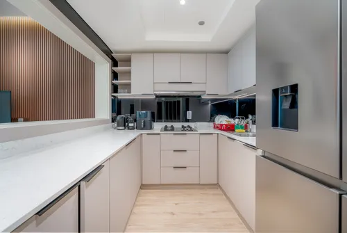 2 Bedrooms Apartment in Al Hallawi