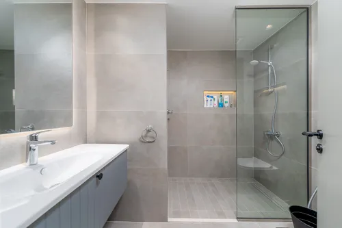 2 Bedrooms Apartment in Al Hallawi