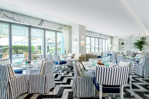 2 Bedrooms Apartment in The 8