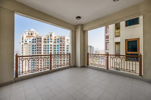 2 Bedrooms Apartment in Marina Residences 4