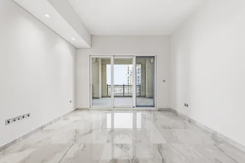 2 Bedrooms Apartment in Marina Residences 4