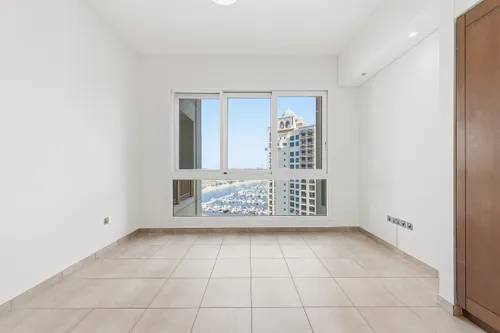 2 Bedrooms Apartment in Marina Residences 4