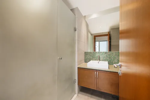 2 Bedrooms Apartment in Marina Residences 4