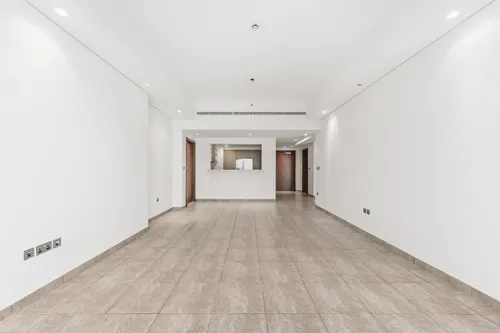 2 Bedrooms Apartment in Marina Residences 4