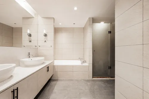 2 Bedrooms Apartment in Marina Residences 4