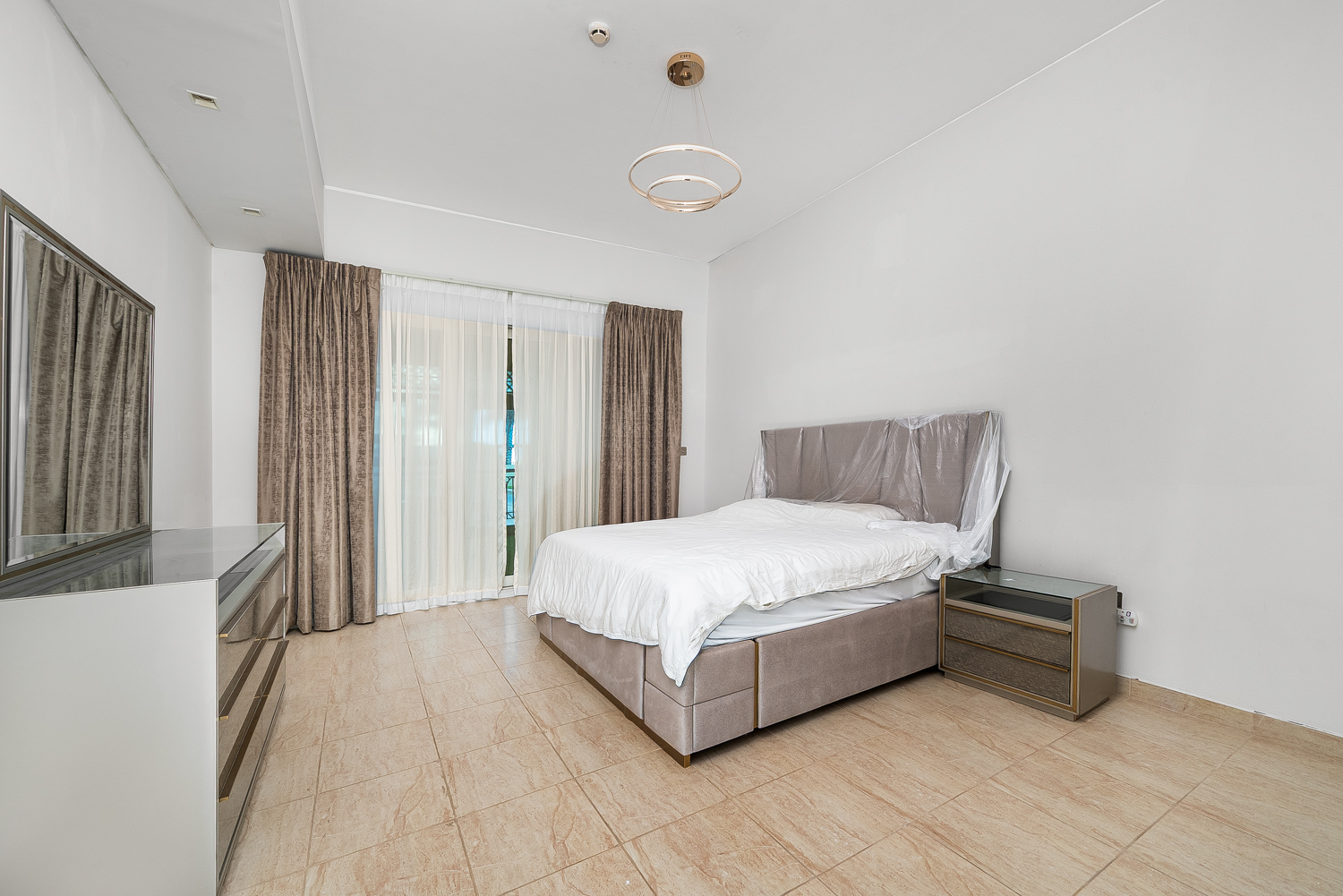 2 Bedrooms Apartment in Marina Residences 6