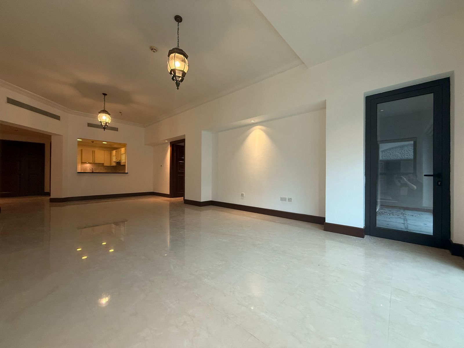 2 Bedrooms Apartment in Golden Mile 10