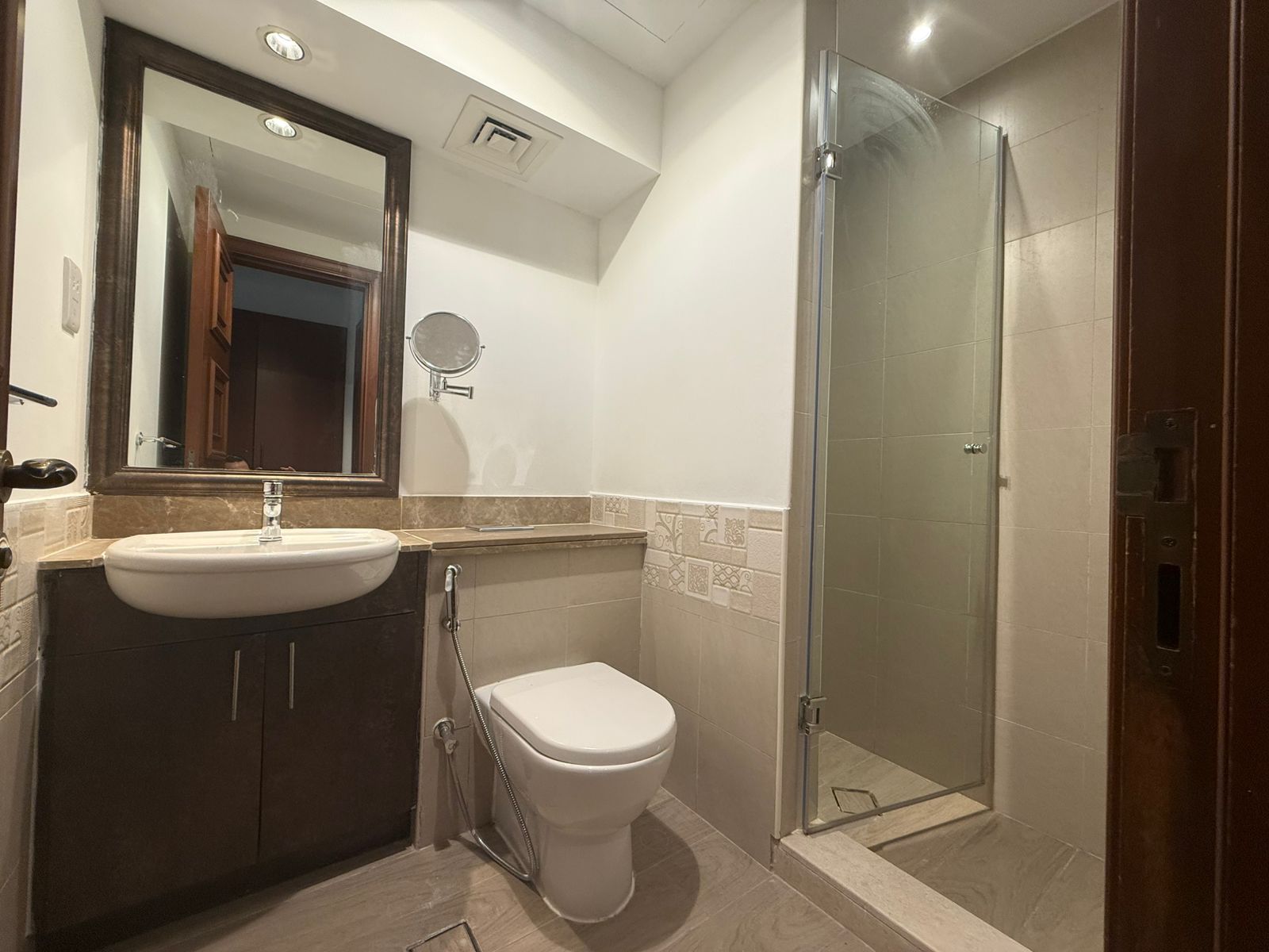 2 Bedrooms Apartment in Golden Mile 10