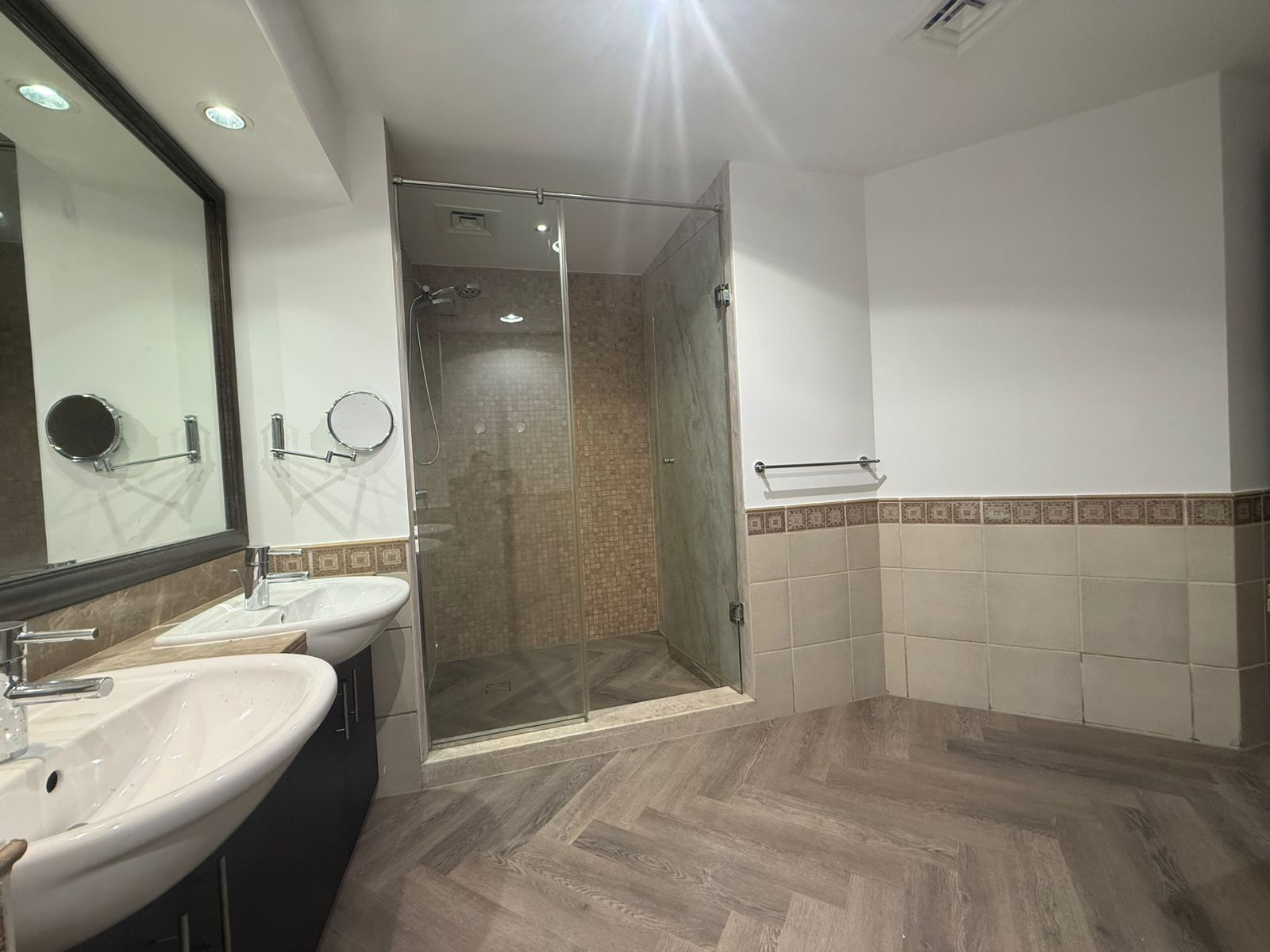 2 Bedrooms Apartment in Golden Mile 10