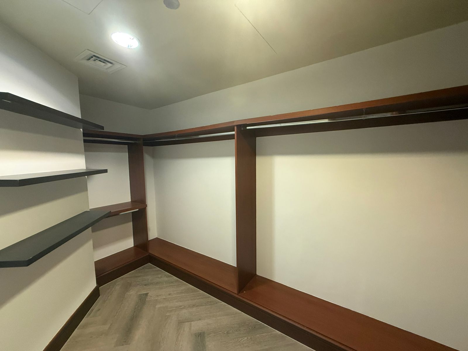 2 Bedrooms Apartment in Golden Mile 10