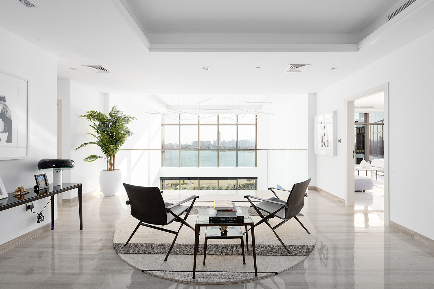 4 Bedrooms Apartment in The 8