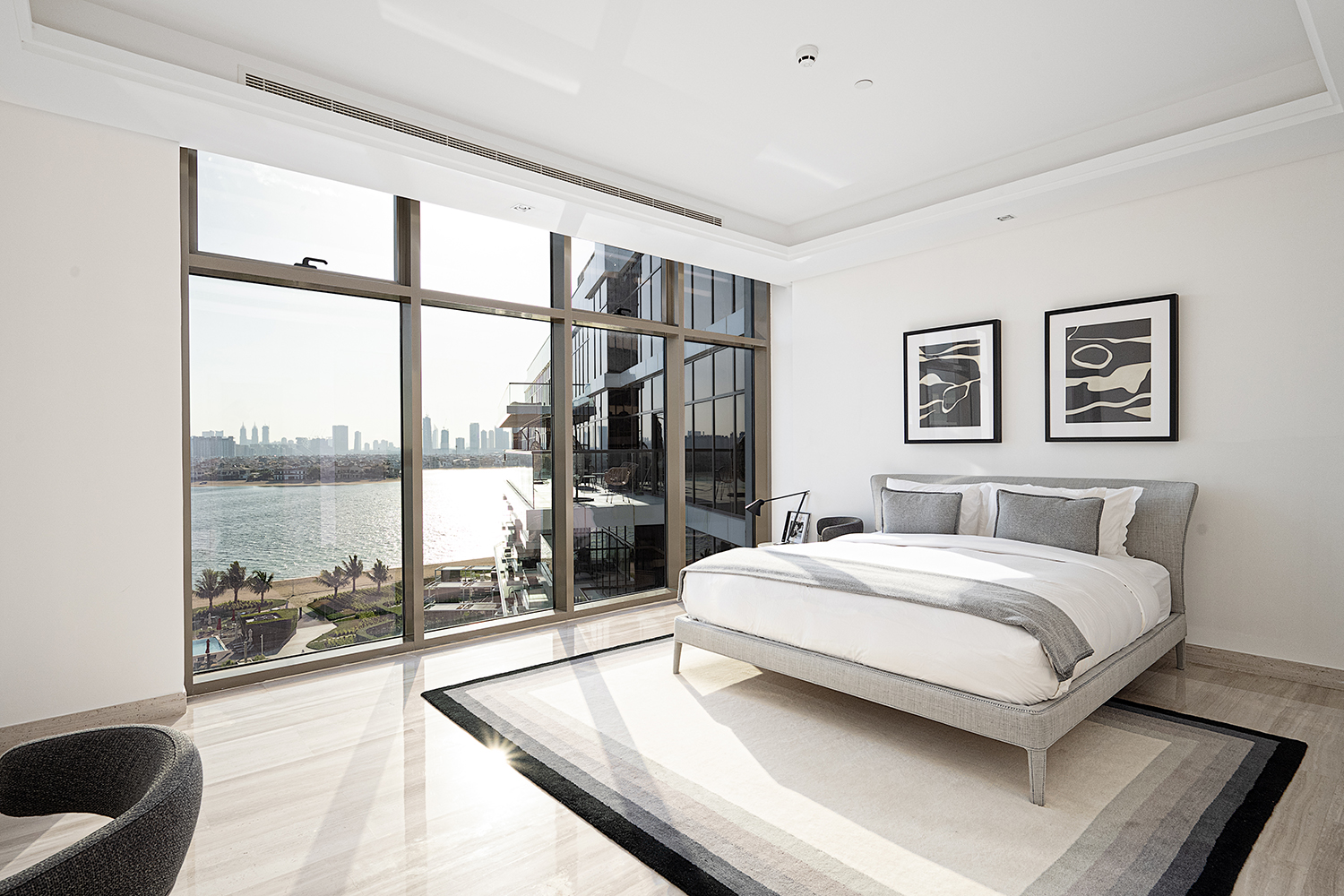 4 Bedrooms Apartment in The 8