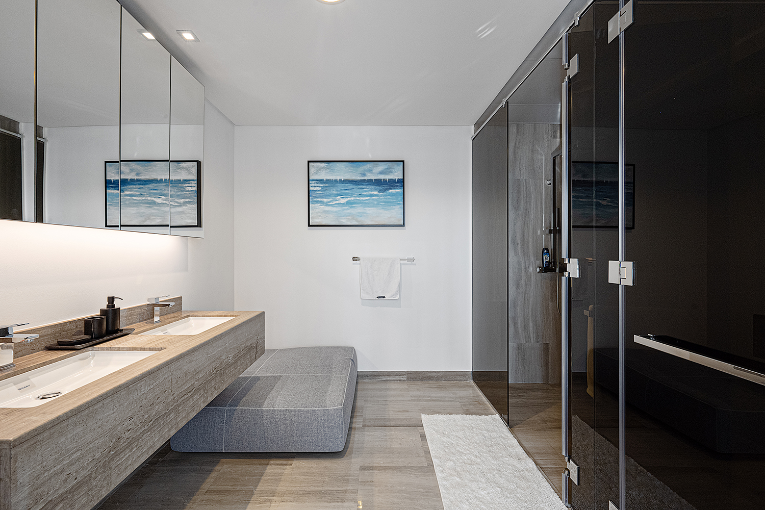 4 Bedrooms Apartment in The 8