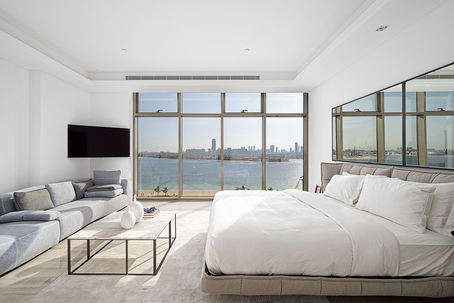 4 Bedrooms Apartment in The 8