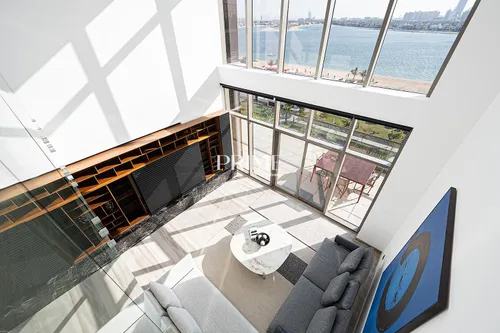 4 Bedrooms Apartment in The 8