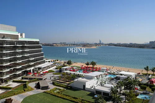 4 Bedrooms Apartment in The 8