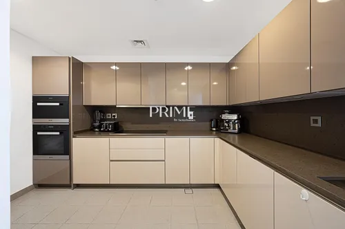 4 Bedrooms Apartment in The 8