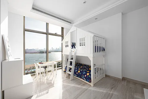 4 Bedrooms Apartment in The 8