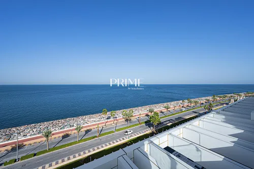 4 Bedrooms Apartment in The 8