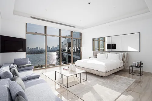 4 Bedrooms Apartment in The 8