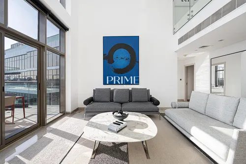 4 Bedrooms Apartment in The 8