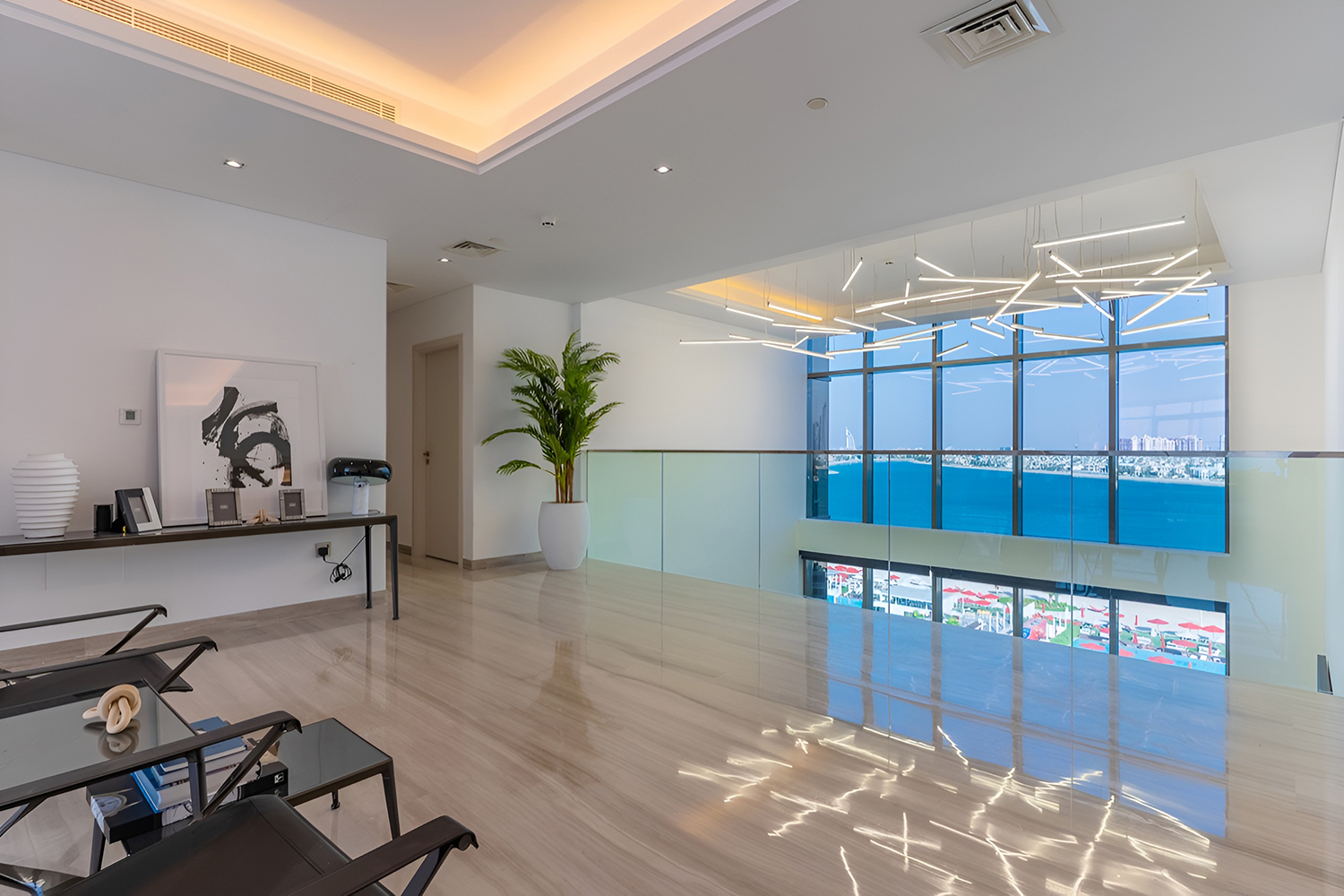 4 Bedrooms Apartment in The 8