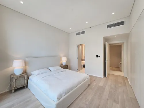 2 Bedrooms Apartment in Marina Residences 5