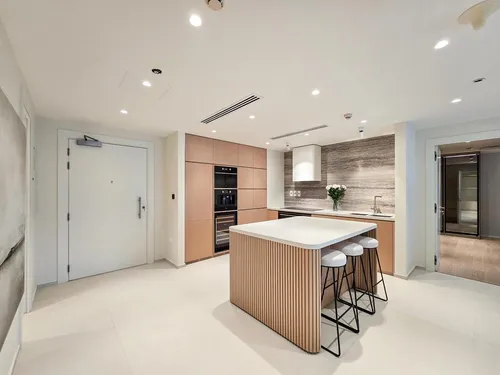 2 Bedrooms Apartment in Marina Residences 5