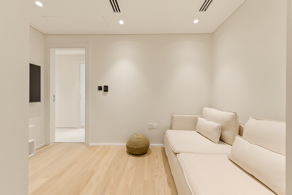 2 Bedrooms Apartment in Marina Residences 5