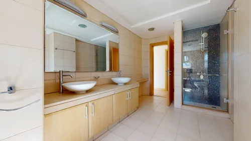 3 Bedrooms Apartment in Al Khudrawi