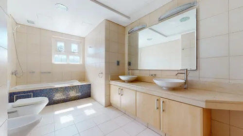 3 Bedrooms Apartment in Al Khudrawi