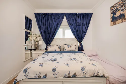 2 Bedrooms Apartment in Al Hallawi